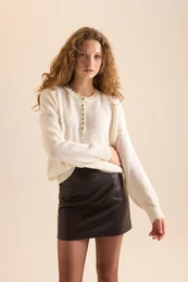 Relax Fit Buttoned Collar Knitwear Sweater