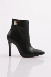 4247 Women's Pearl Stone Pointed Toe Thin Heeled Boots.