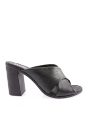 17-02 23y Women's Cross Strap Heeled Slippers
