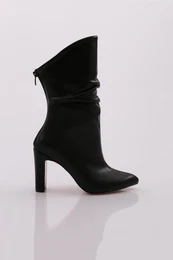 604 Women's Heeled Shoes