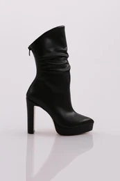 605 Women's Heeled Boots