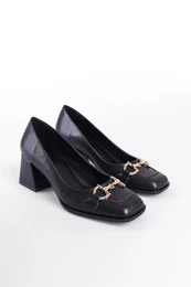 Blunt Toe Medium Heel Metal Accessory Women's Shoes