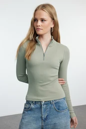 Mint Fitted/Fits the Body Zipper Collar Flexible Knitted Blouse