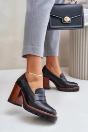Women's heeled shoes made of eco-leather black