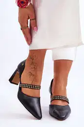 Leather Pumps With Belt