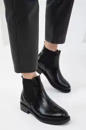 Black Krako Women's Boots & Bootie 20004
