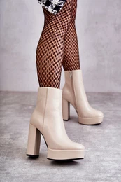 FS1 Smooth Leather Booties On A Bar Beige Kaysa