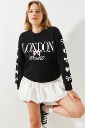 Women's Triple Thread Raised London Life Graphic Print Sweatshirt MBHS004