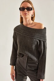 Women's Ruffle Collar Sweater