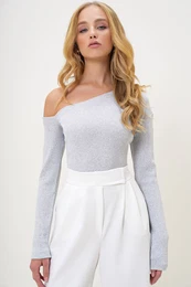 Trend Alaat Stili Women's Grey Melange Boat Neck One Shoulder Open Camisole Blouse