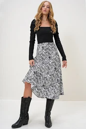 Trend Alaat Stili Women's Black and White Waist Hidden Elastic Patterned Maxi Length Satin Skirt