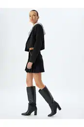 Standard Waist Chain Detail Pleated Mini Skirt