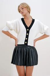 Trend Alaat Stili Women's White V Neck Balloon Sleeve Button Detail Cardigan