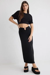 Black Waist Buckle Detailed Flowy Fabric Midi Length Woven Skirt