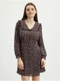 ern kvtovan aty Rosa - Dmsk