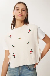 Happiness stanbul Women's Cream Floral Embroidered Tied Crop Knit Sweater