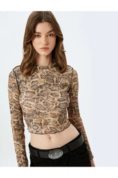Slim Fit Crew Neck Long Sleeve Snakeskin Printed Crop T-Shirt