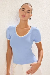 Light Blue Color Block Fitted/Fits Body Flexible Knitted Blouse
