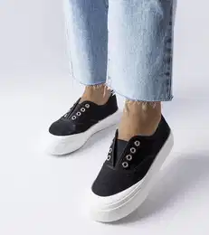 Black trainers Beat