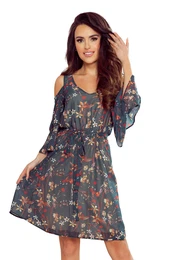 Airy dress with open shoulders