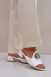 PE2 Elegant Women's Slippers On Low Heel With Decoration White Feledis