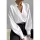 Elegantna Bluza Z Izrezom Na Preklop Belucca, Bela