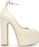 Bekleidung mit High Heels image