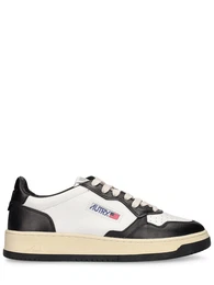 Sneakers medalist