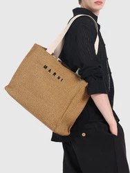 Medium Tote mit Raffia-Effekt Beige