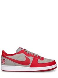 Sneakers terminator