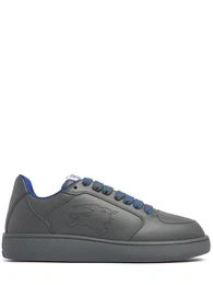 Sneakers Aus Leder stock