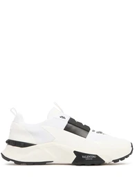 Low-top-sneakers true Act