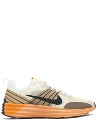 Sneakers lunar Roam