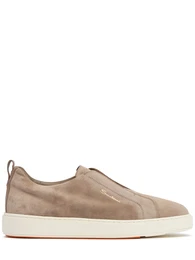 Sneakers victory