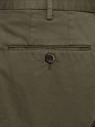 Shorts aus Stretch-Gabardine 