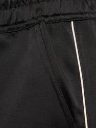 Shorts Aus Satin Mit Paspelierung 