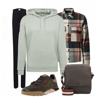 Outfit mit Blau Sneaker Replay "Alltags Outfit"