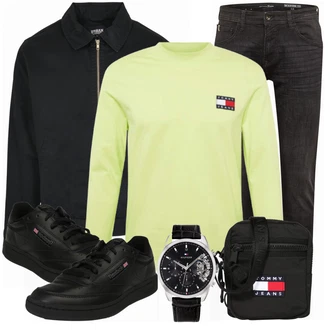 Outfit mit Beige/Weiß Hoodie Sweatshirt Tommy Jeans "Alltags Outfit"