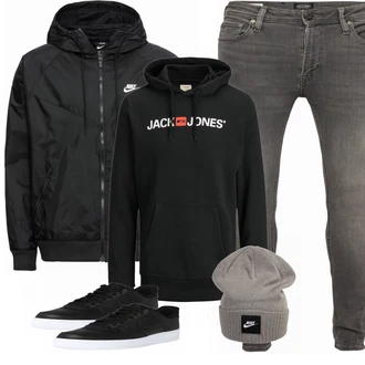Outfit mit Schwarz Sneaker Nike "NIIKE"
