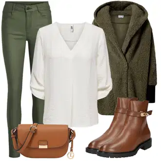 Outfit sa Zeleno Traperica Niskog Struka/Traperica Niskog Struka/Traper Jakna/Remen/Traperice Ravne Nogavice Vila "Jesenski outfiti"