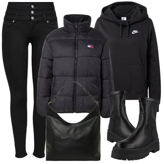 S Třásně Outfit s Černá Plochá Kotníková Bota/Motorkářská Bota/Zimní kotníková bota/Bota na Platformě/Kozačka se zipem/Kožená bunda/Kotníková Bota s Podšívkou/Motorkářská bota/Ovčí Kožešinová Bota/Kožená kotníková bota/Chelsea Boty/Bota na platformě About You "Zimní outfity"