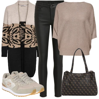 Outfity na zimu Květovaný s Šedá/Hnědá/Tmavě hnědá/Bílá/Béžová/Tmavě šedá Taška Přes Rameno/Taška/Shopper taška/Sportovní Taška Přes Rameno/Dopisová peněženka/Plenková taška Guess "Zimní outfit pro volný čas"
