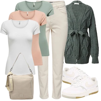Dlouhé Outfit s Béžová/Khaki/Hnědá Zkrácené Džíny/Kožené Boty/Džíny s Rozparkem/Zužující se Džíny/Slim Fit Džíny/Mom Jean/Džíny Regular Fit/Kotníková Bota/Termální Džíny/High Waist Džínové Kalhoty/Dámské Džíny s Délkou 7/8/Capri Džíny/Kožená bunda Only "Módní jarní outfit"