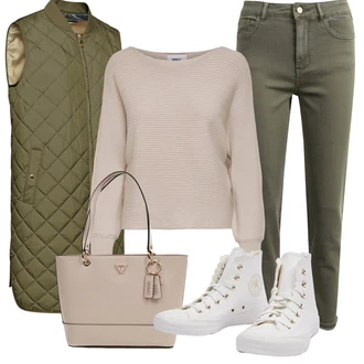 Military Outfit s Tmavě zelená Geox "Modischer Look für den Herbst"Look: Příliš oblečený, Armáda, Nadrozměrné, 20 léta, Pracovní oděvy, Military