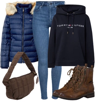 Nadrozměrné Outfit s Tmavě modrá Originální mikina/Svetr S Kapucí/Oversize mikina/Mikina/Unisex Mikina S Kapucí/Vintage mikina/Dámský Svetr/Svetr s kapucí/Sportovní mikina Tommy Hilfiger "Zimní nálada"Look: Mom, Nadrozměrné, Sportovní, Unisex, Univerzitní, Vintage, Hip Hop