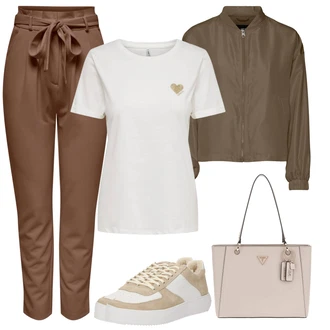 Krzno Outfit sa Bež Vintage Tenisica/Niska Tenisica/Kožna Tenisica/Platnena Tenisica/Teddy Tenisica/Tanka Tenisica/Tenisica s platformom BLACKSTONE "Zimski outfiti"