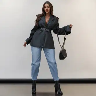 Outfit sa Ljubičaste boje/Svjetloplava/Plava Skraćene Traperice/Formalna Košulja/Vrećaste Traperice/Traperice s Prorezom/Mom Jean/Dad Traperice/Traperice Široke Nogavice/Traperice Opuštenog Kroja/Muška Kožna Jakna/Culotte Traperice Trendyol "Slatki klubski izgled"