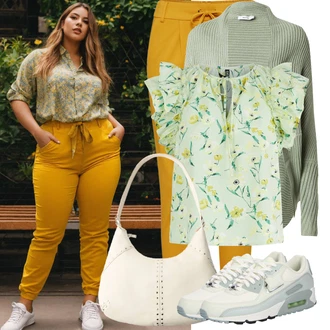 Outfit sa Bijela/Svjetlozelena/Krem klizaljka/cipela za trčanje/Tenisica za tenis/gimnastička papuča Nike Sportswear "Outfit za proljeće"