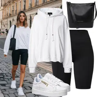 Outfit inspiracije 90-ich sa Bijela Ljetna tenisica/Tanka tenisica/Niska Tenisica/Kožna tenisica/Tenisica s platformom/Skate cipela "Šik izgled s oversized majicama i biciklističkim hlačama"Look: klasický, Skater, Sportski, Steampunk, Hip Hop, Retro, Estetika, 90-ich