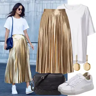 Skirt outfits Tenis Poletje mit Rjava/Bež/Bela Mrežasta majica Diesel "Stilsko oblačilo z zlatimi plisiranimi krili in belo majico"Look: Bejzbol, Badminton, Tenis